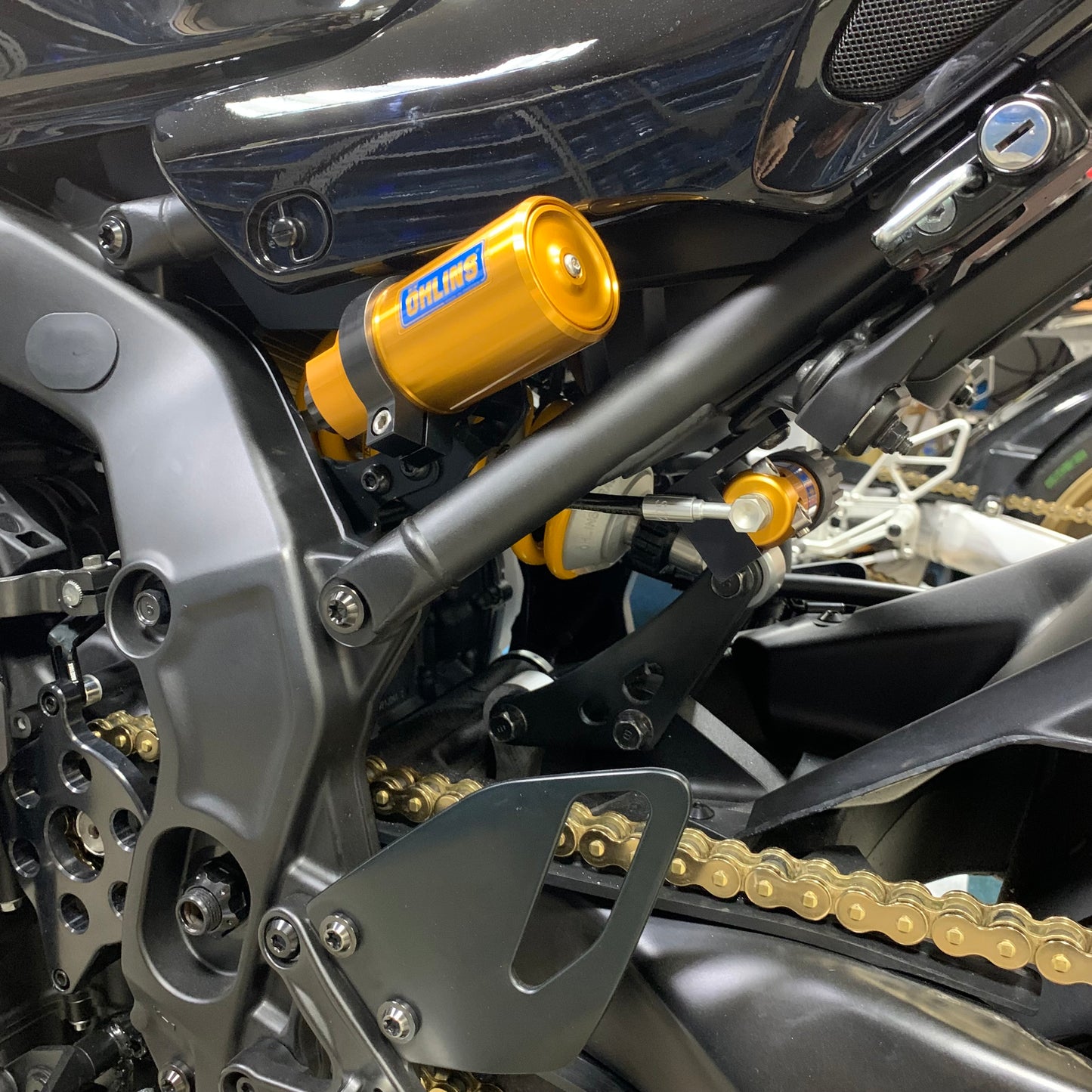 09SPOEM Ohlins CNC Bracket [OEMOB1]