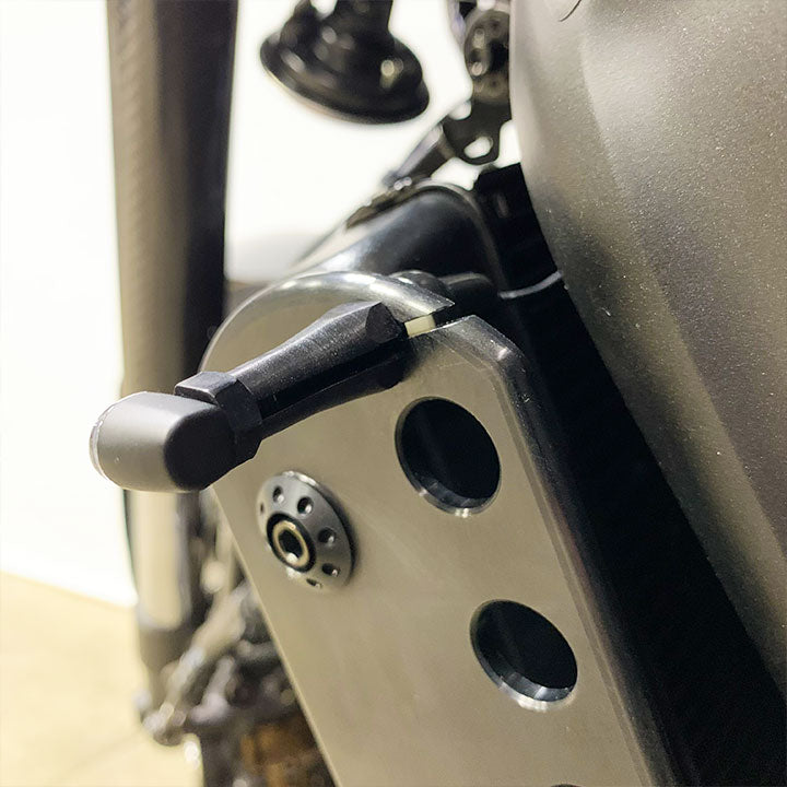 YMCK CNC Billet Radiator Side Cover & Turn Signal Mount Kit for Yamaha XSR900 RSG1
