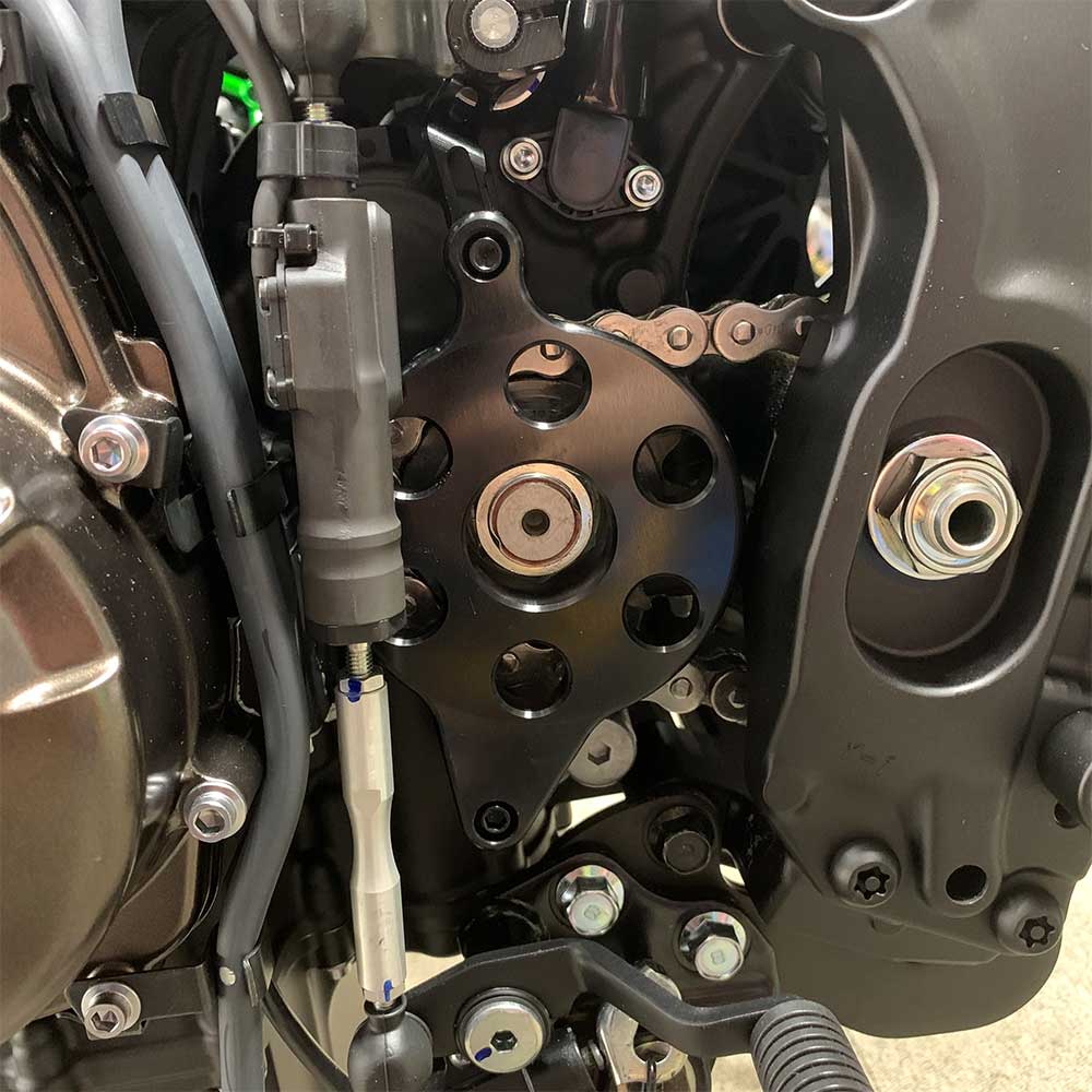 YMCK CNC Billet Neo Sprocket Cover for Yamaha XSR900 / MT-09 NSC-2B
